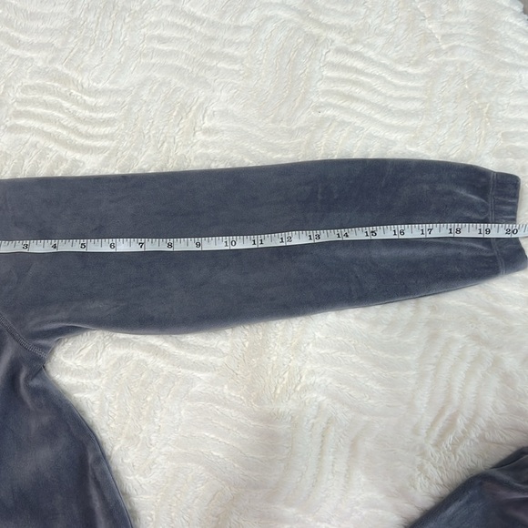 Juicy Couture Gray Velour Hooded Jumpsuit – Size Small - Picture 8 of 10